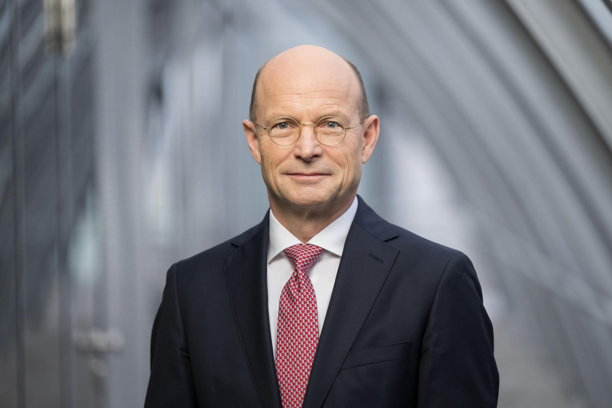 Dr. 	Ulrich	Reuter 